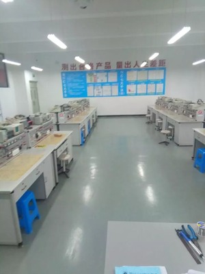 四川三河職業(yè)學(xué)院信息工程系實訓(xùn)室